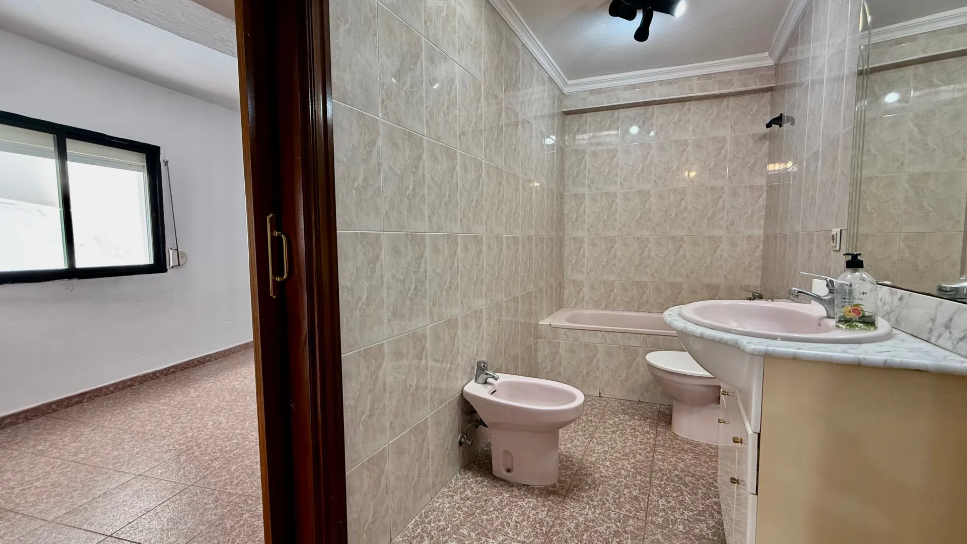 For sale unique building in Marbella Centro