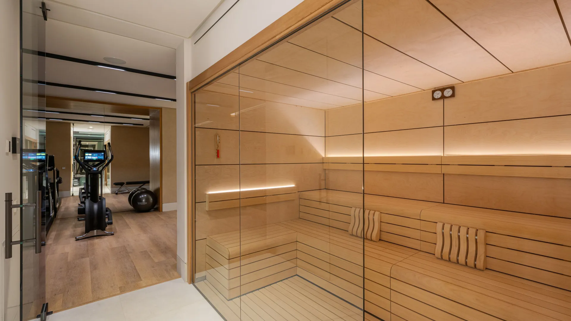 Villa de 5 dormitorios a la venta en Marbella Hill Club