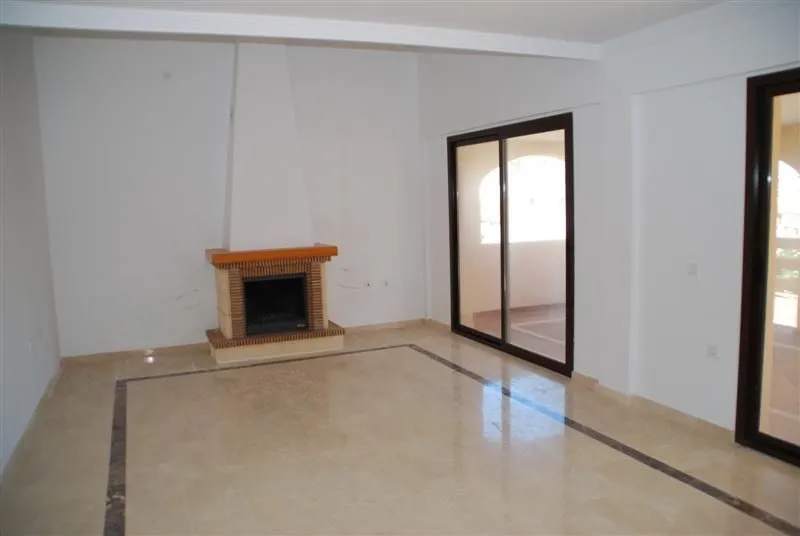 Buy 3 bedrooms house in La Linea de la Concepcion