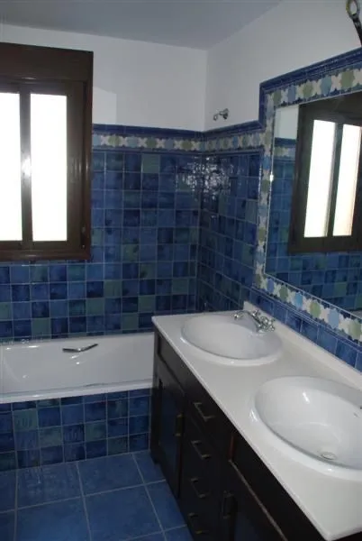 Buy 3 bedrooms house in La Linea de la Concepcion