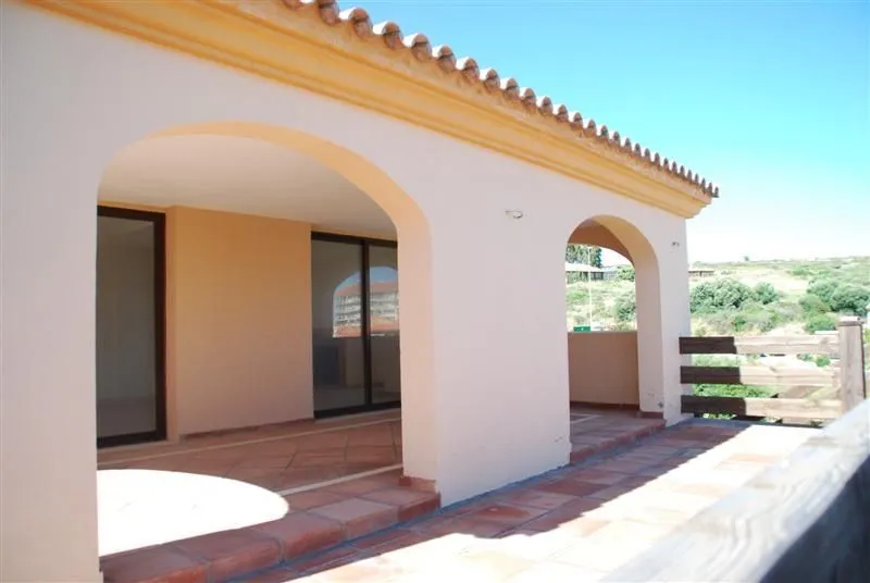 Buy 3 bedrooms house in La Linea de la Concepcion