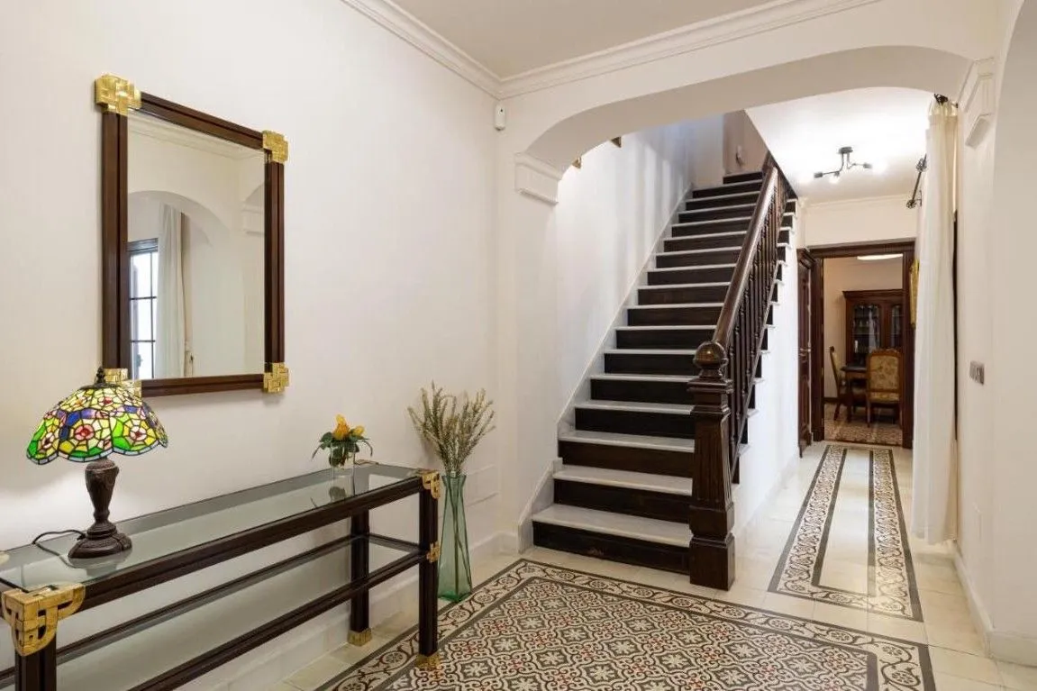 Buy house with 5 bedrooms in Fuengirola Centro