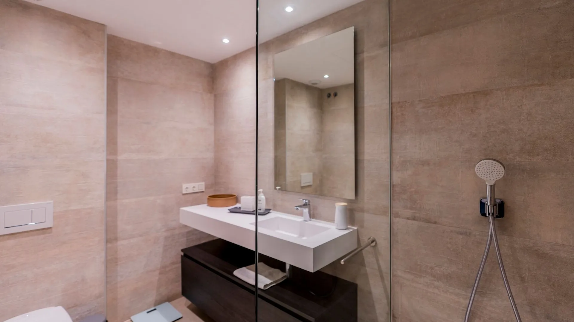 Apartamento planta baja de 2 dormitorios en venta en Alcazaba Lagoon