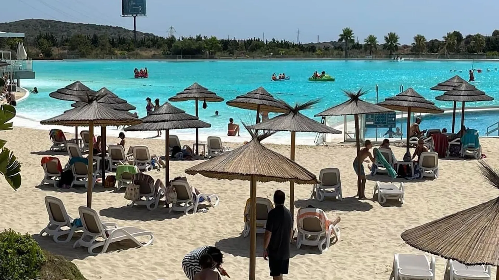 Apartamento planta baja de 2 dormitorios en venta en Alcazaba Lagoon