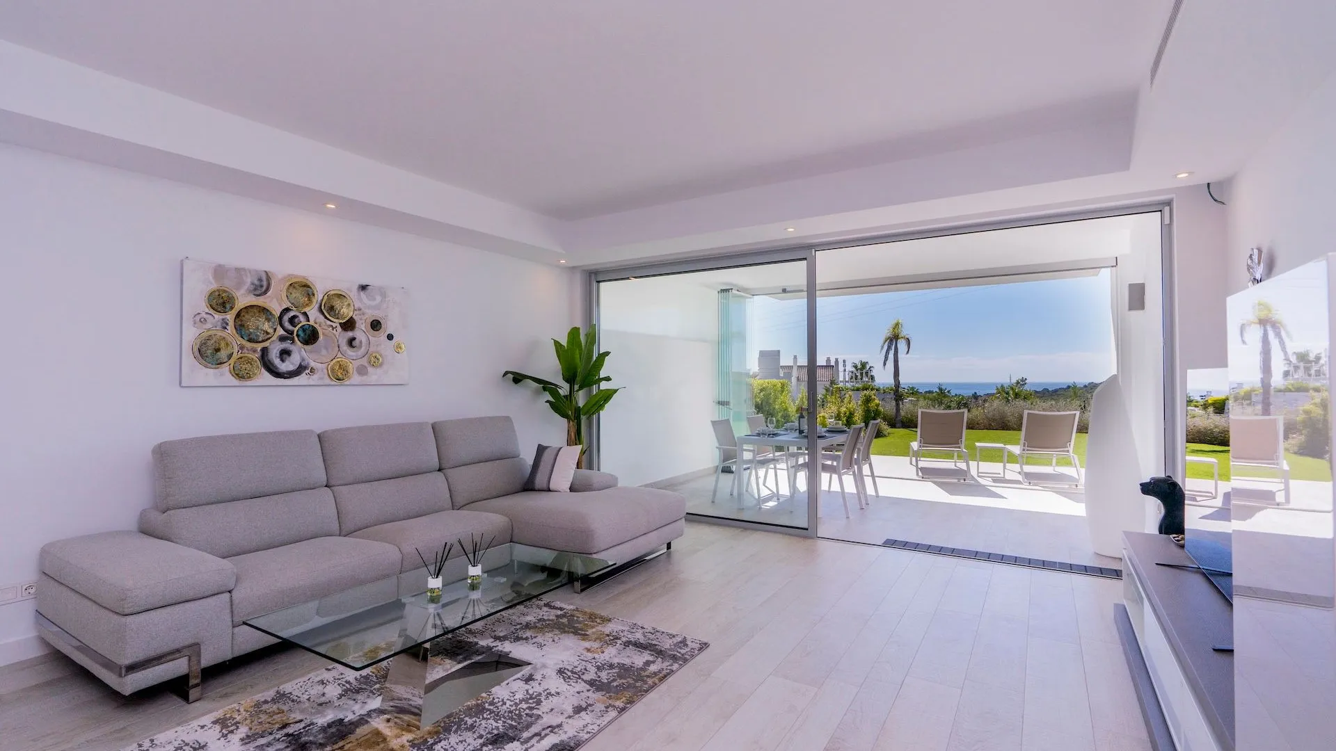 Apartamento planta baja de 2 dormitorios en venta en Alcazaba Lagoon