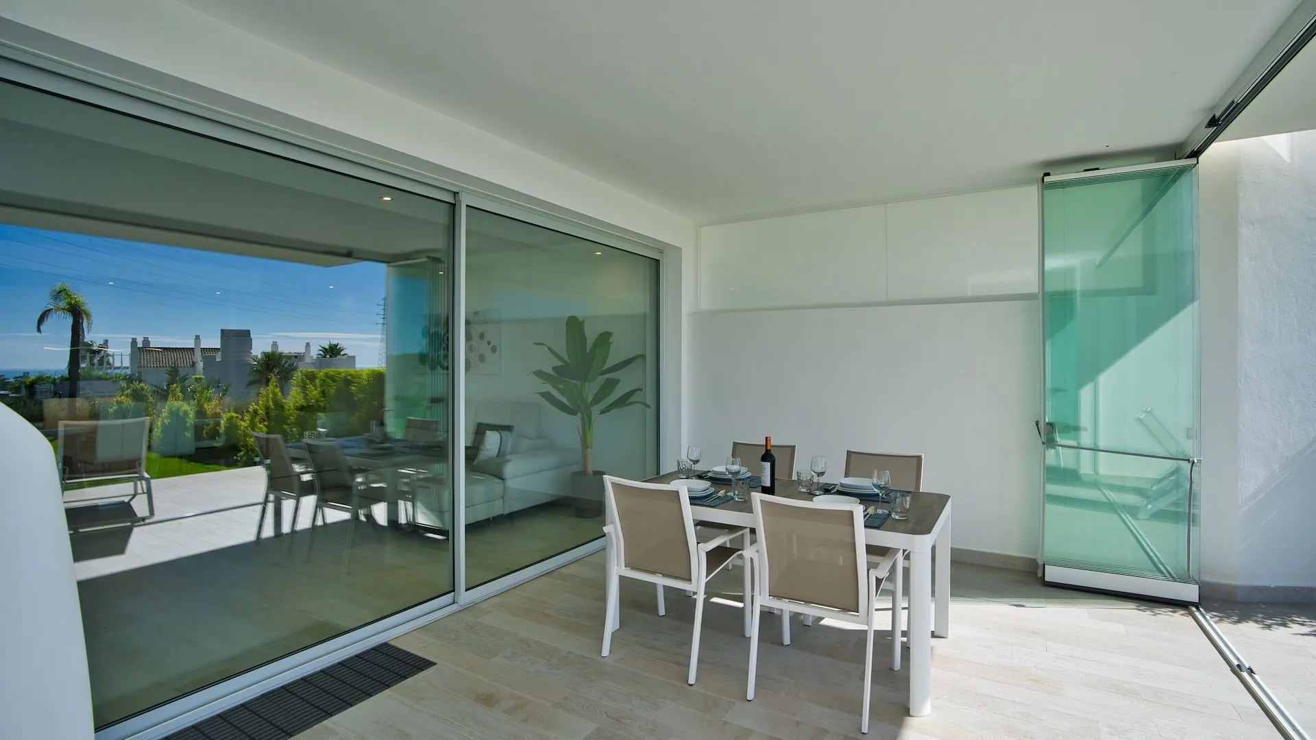 Apartamento planta baja de 2 dormitorios en venta en Alcazaba Lagoon