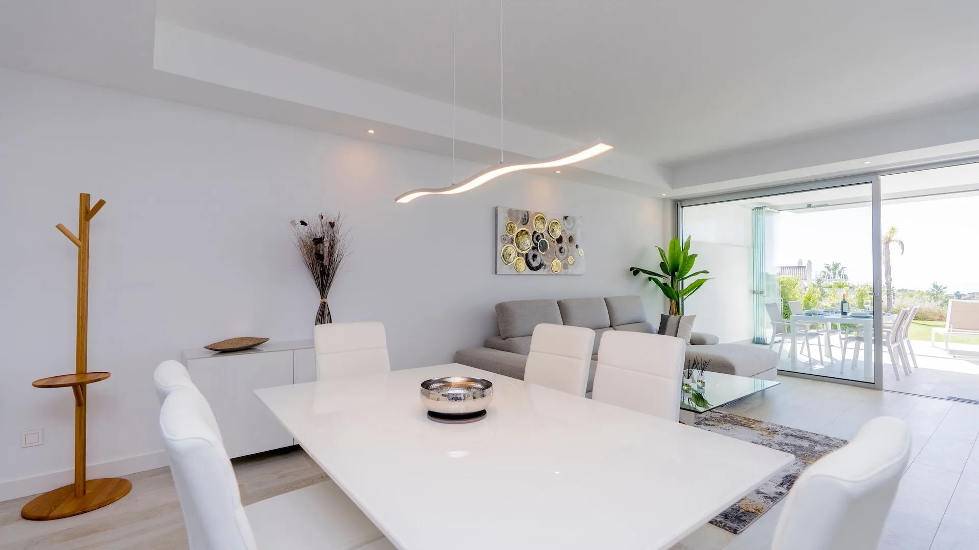 Apartamento planta baja de 2 dormitorios en venta en Alcazaba Lagoon