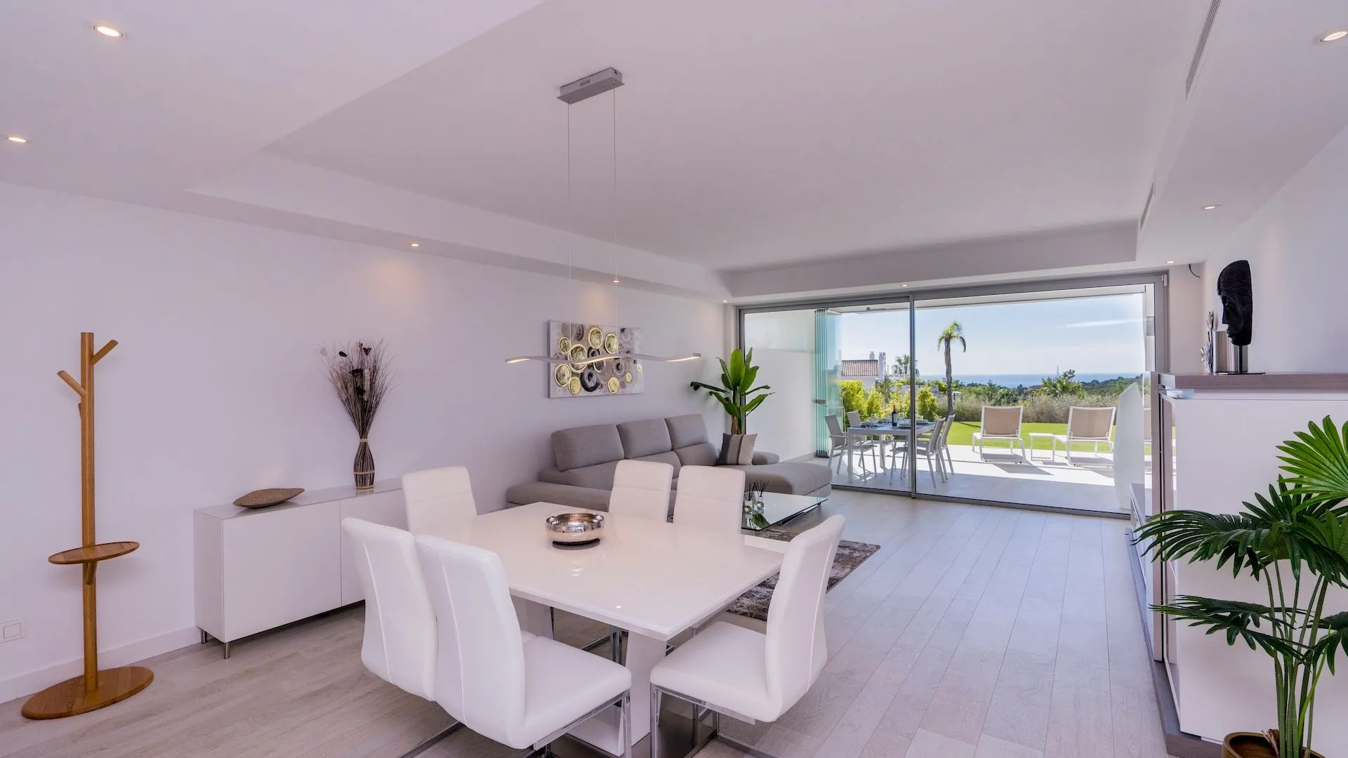 Apartamento planta baja de 2 dormitorios en venta en Alcazaba Lagoon