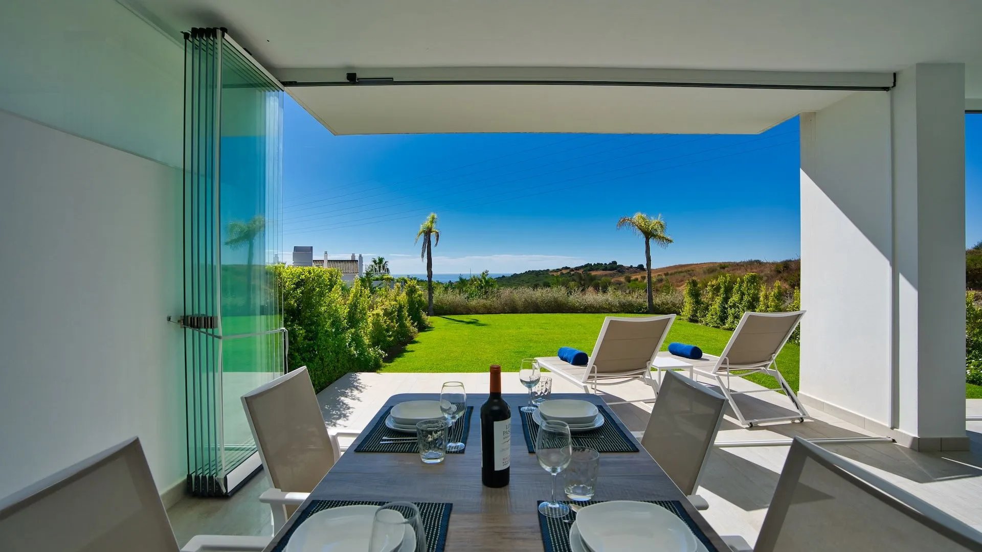 Apartamento planta baja de 2 dormitorios en venta en Alcazaba Lagoon