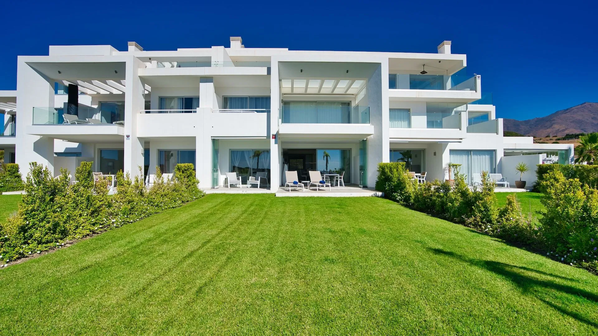 Apartamento planta baja de 2 dormitorios en venta en Alcazaba Lagoon