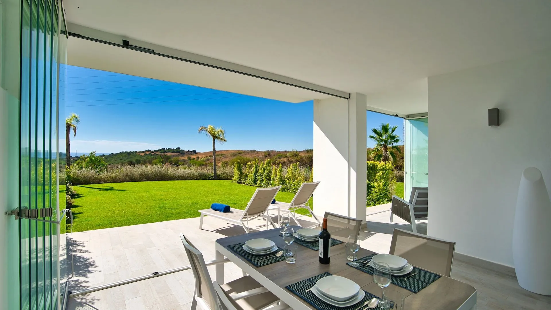 Apartamento planta baja de 2 dormitorios en venta en Alcazaba Lagoon