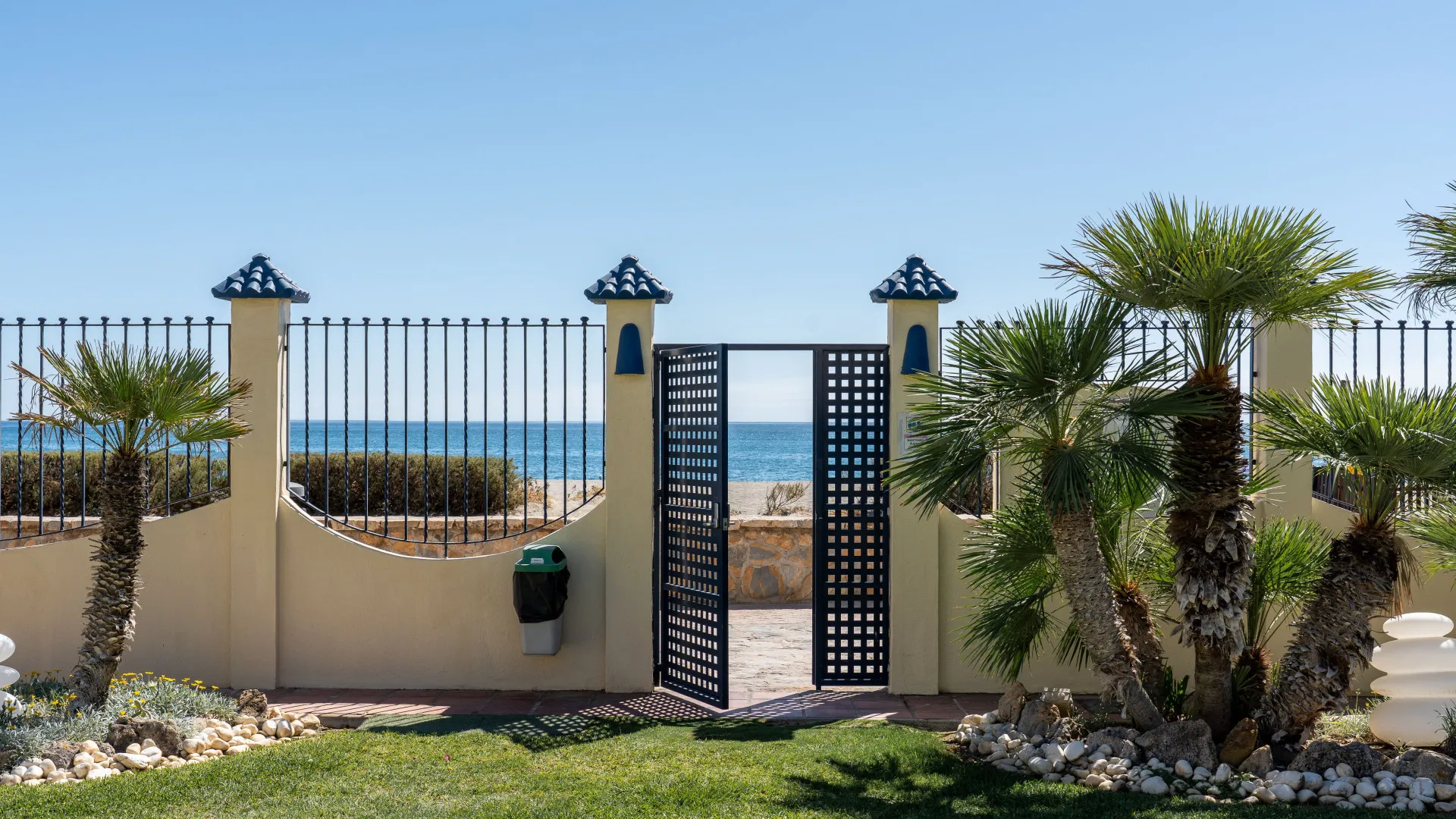 Se vende adosado en Marina de Casares