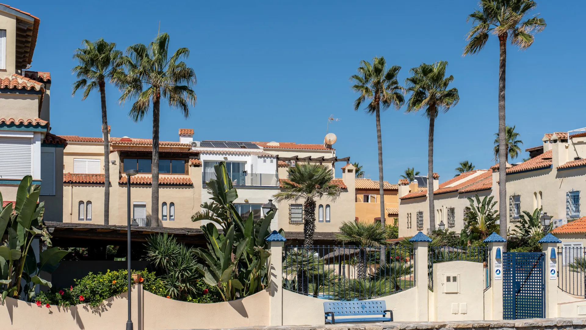 Se vende adosado en Marina de Casares