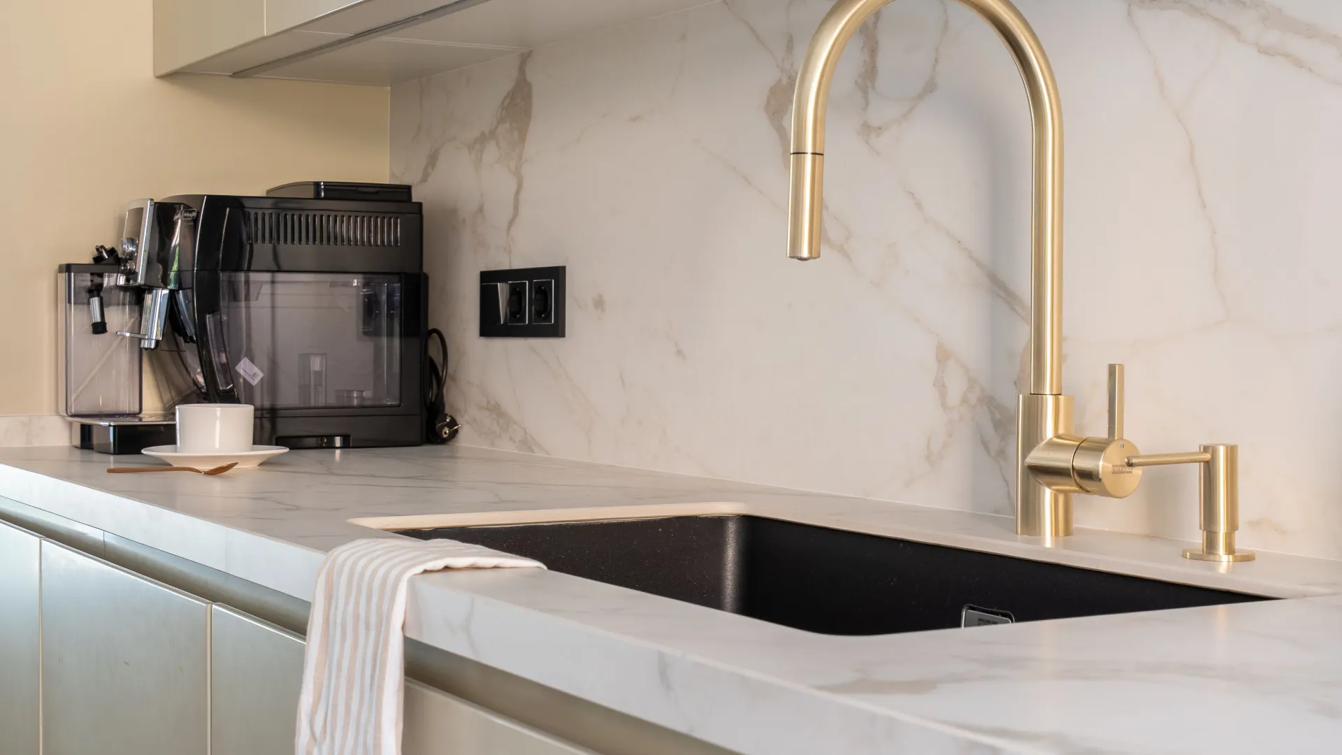 Se vende adosado en Marina de Casares