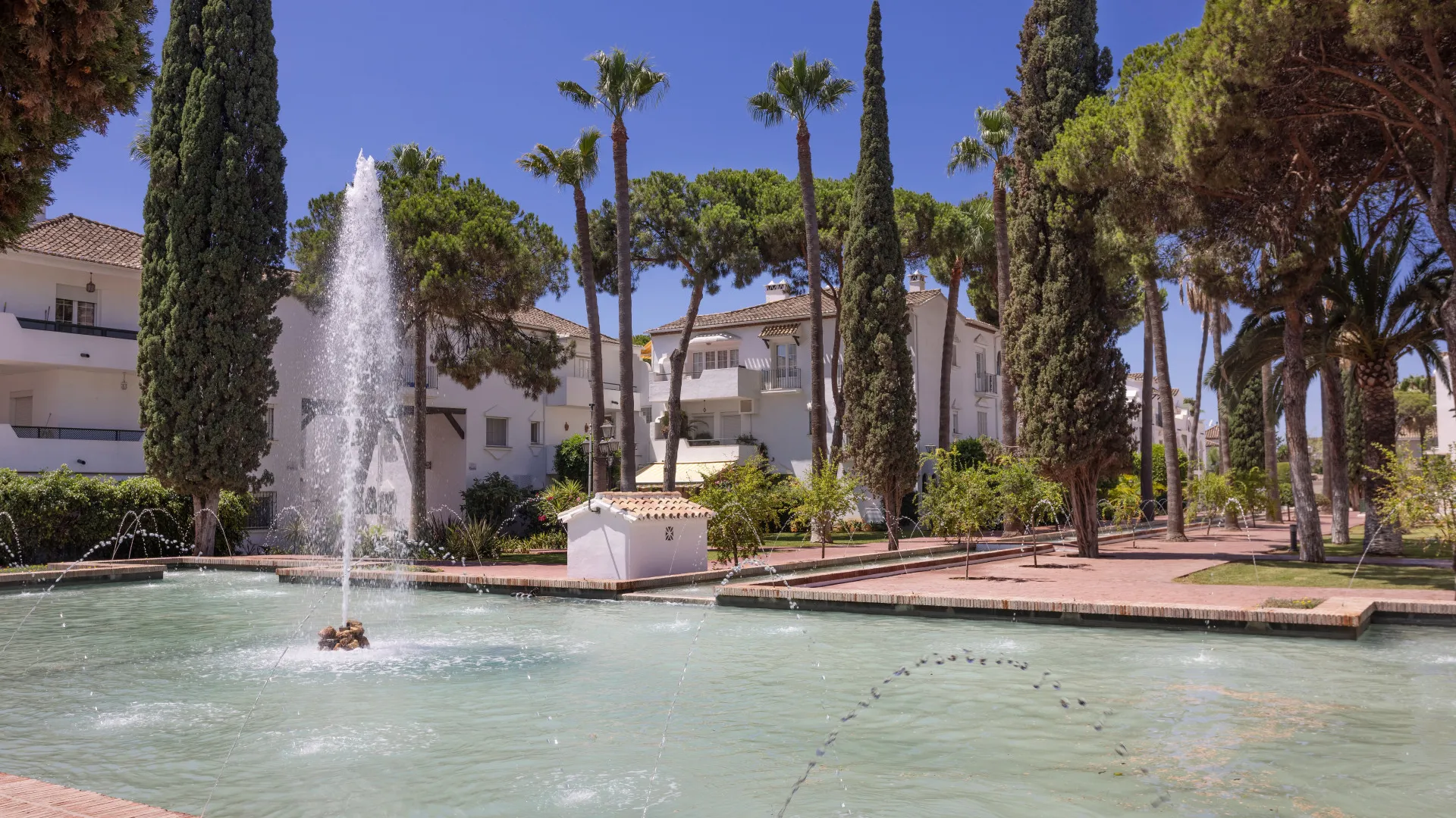 Apartamento en venta en Estepona Este con 3 dormitorios