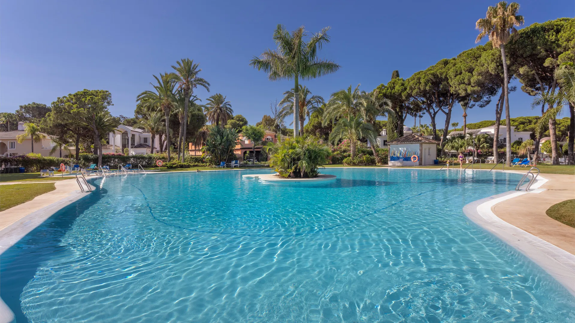 Apartamento en venta en Estepona Este con 3 dormitorios