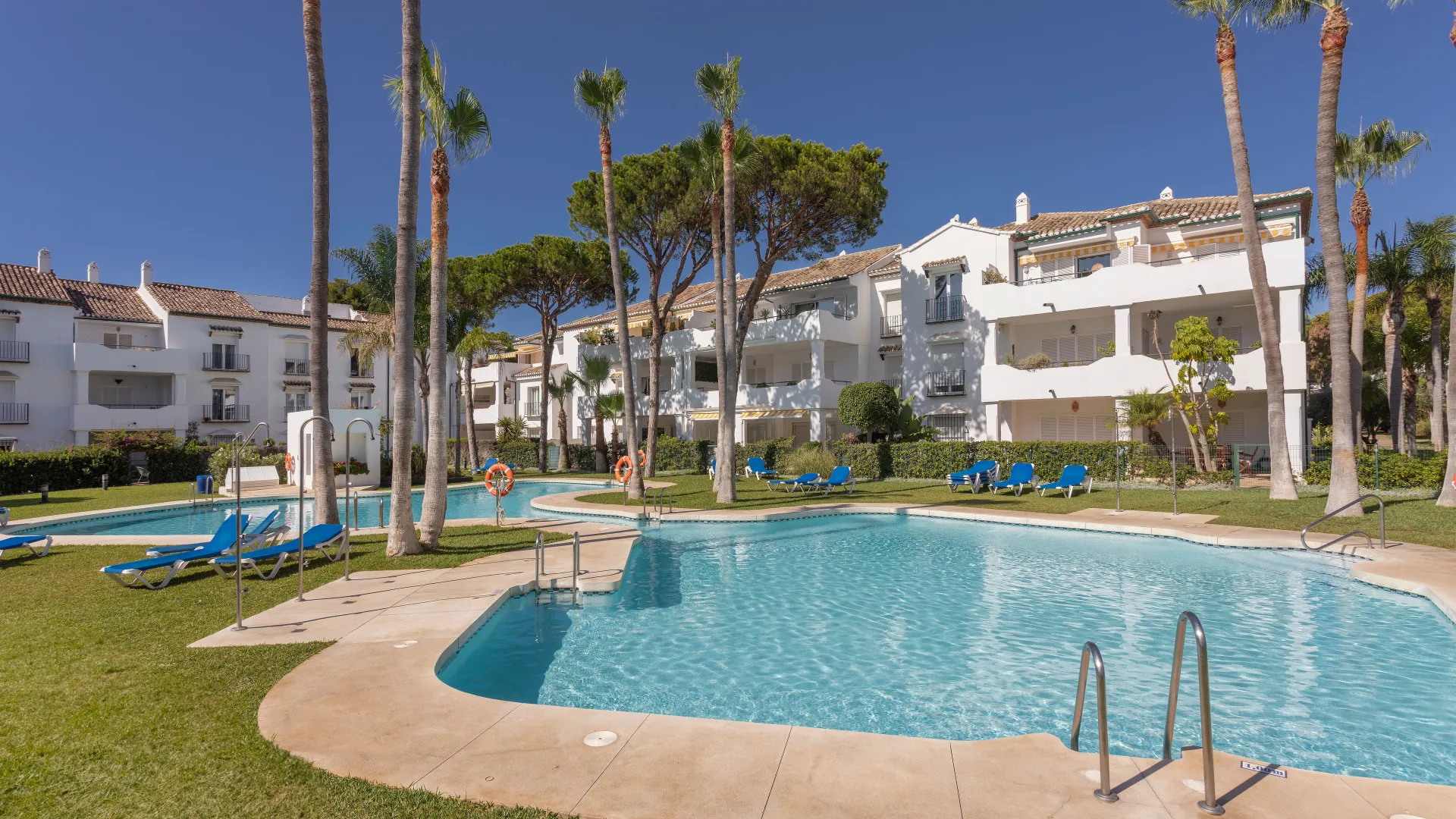 Apartamento en venta en Estepona Este con 3 dormitorios