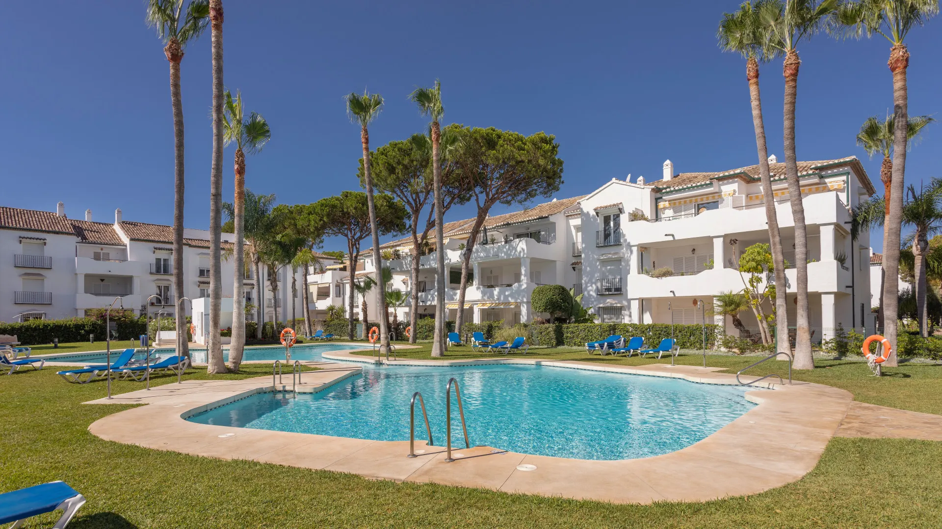 Apartamento en venta en Estepona Este con 3 dormitorios
