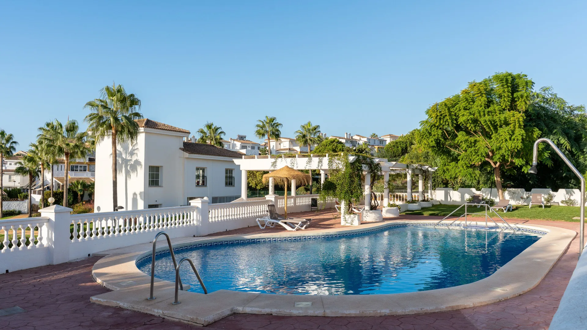 Adosado en venta de 5 dormitorios en Benalmadena Costa