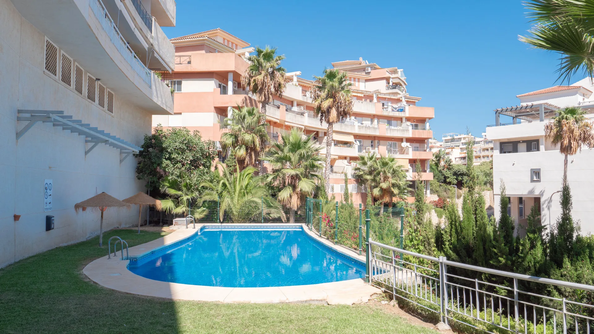 Pareado en venta en Torrequebrada