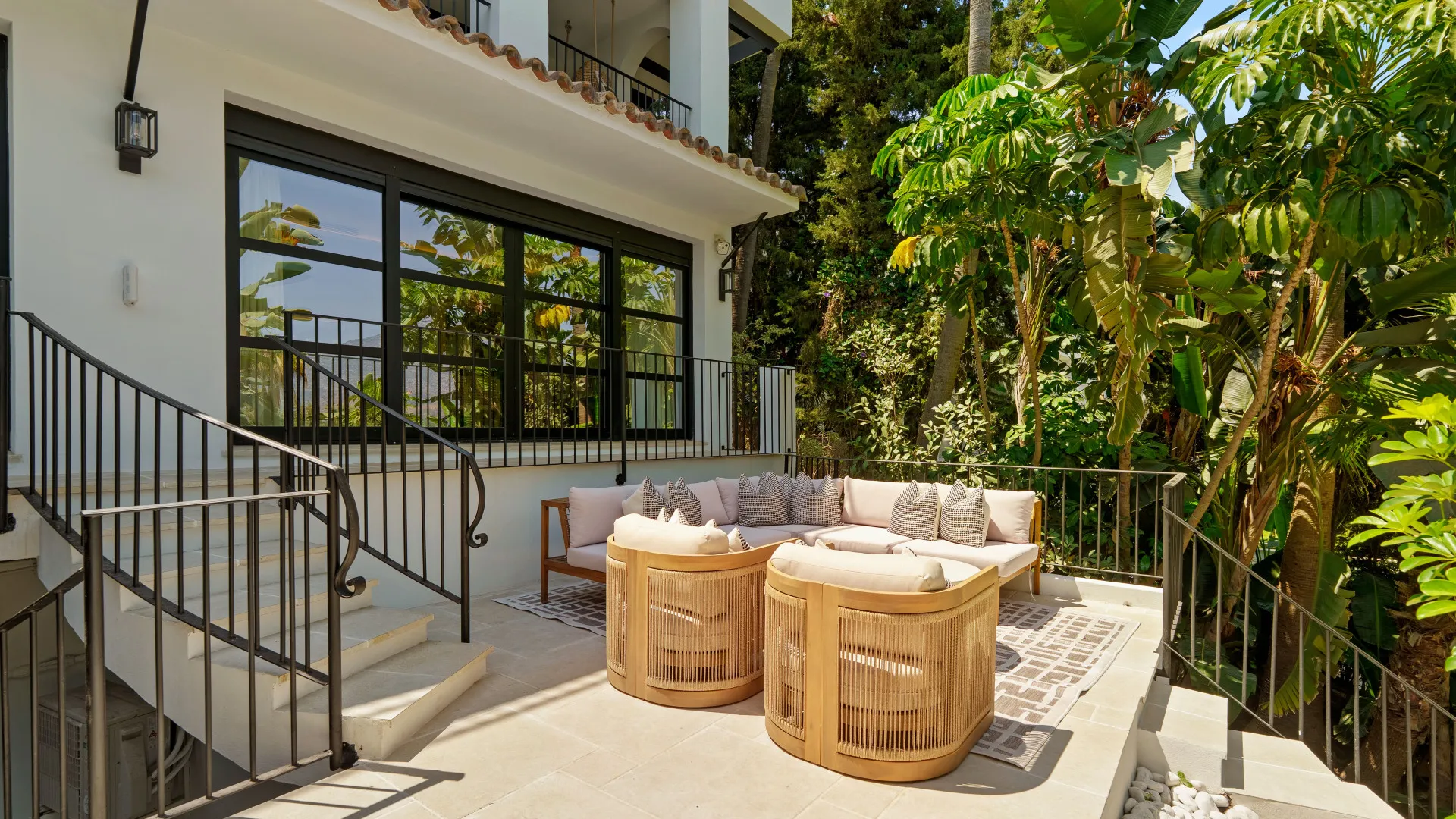 Villa en venta en Nueva Andalucia de 6 dormitorios