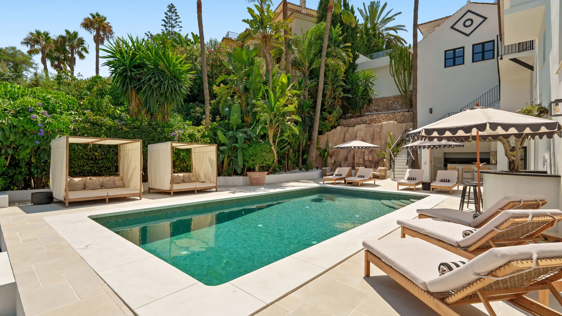 Villa en venta en Nueva Andalucia de 6 dormitorios