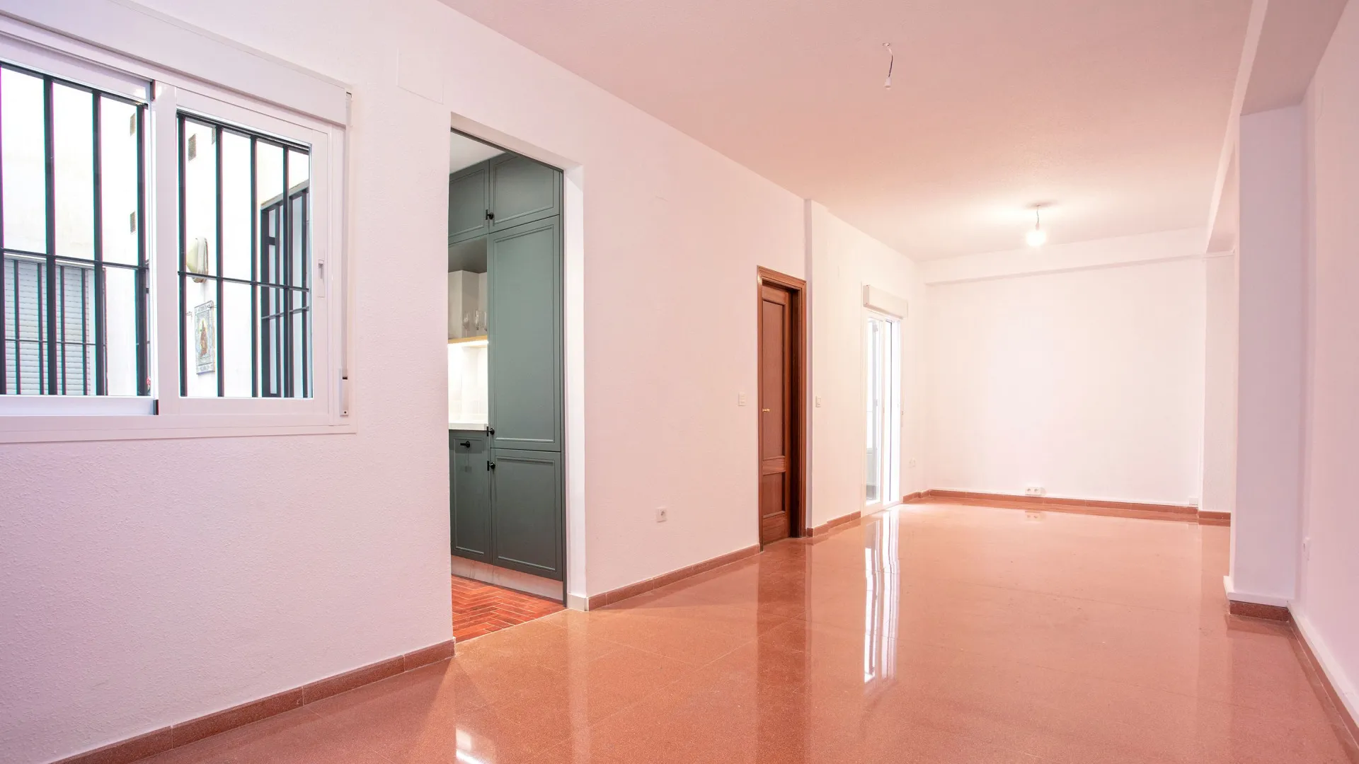 Apartamento planta baja de 1 dormitorio a la venta en Malaga