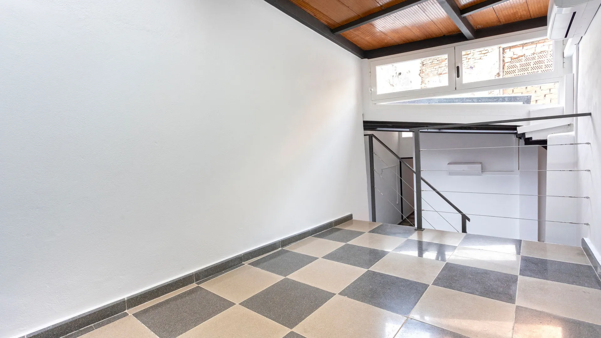 Apartamento planta baja de 1 dormitorio a la venta en Malaga