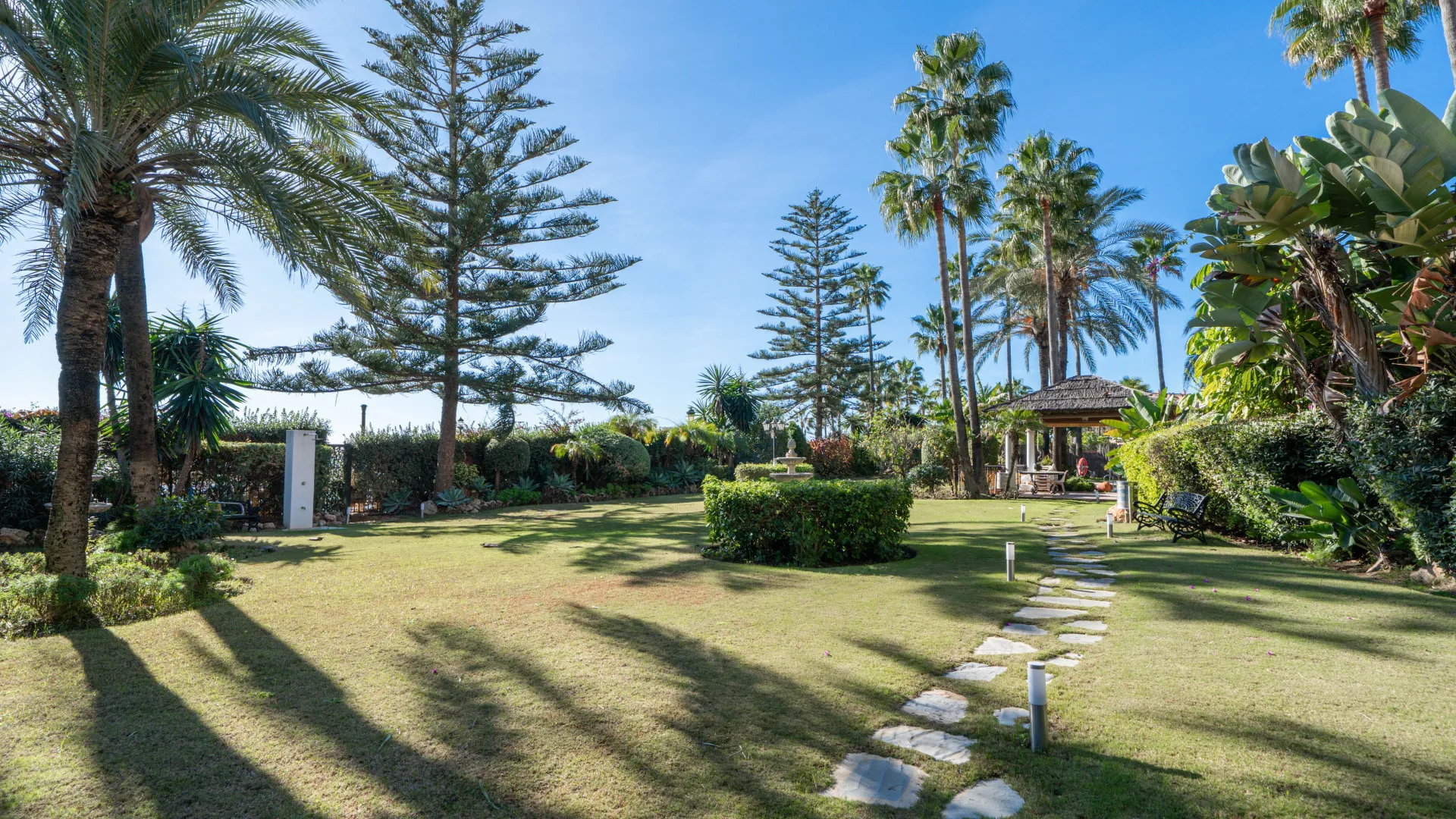 Comprar apartamento planta baja en Marbella - Puerto Banus