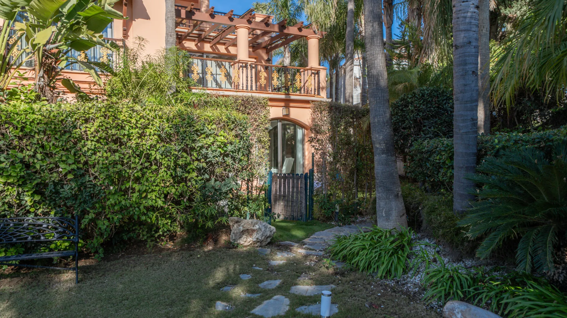 Comprar apartamento planta baja en Marbella - Puerto Banus