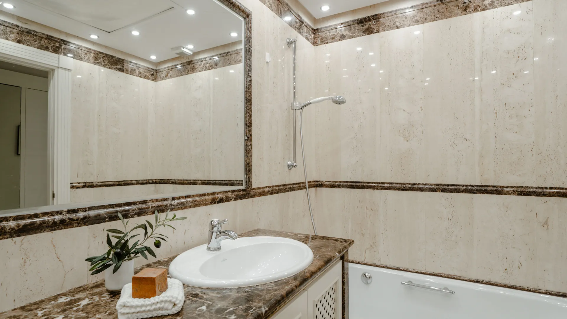 Comprar apartamento planta baja en Marbella - Puerto Banus