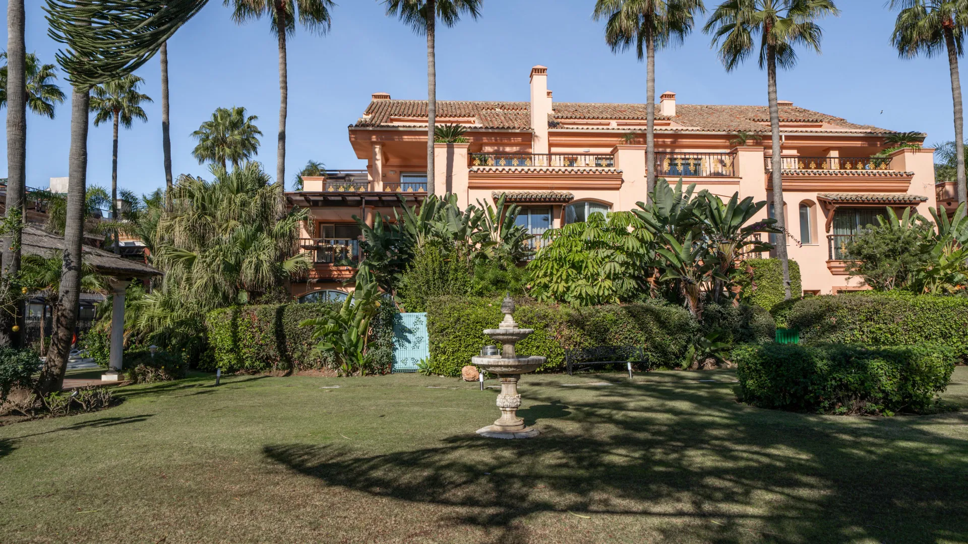 Comprar apartamento planta baja en Marbella - Puerto Banus