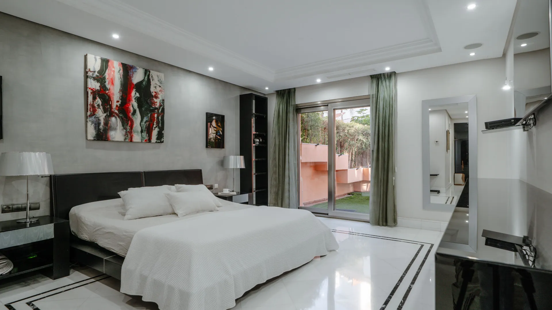 Comprar apartamento planta baja en Marbella - Puerto Banus