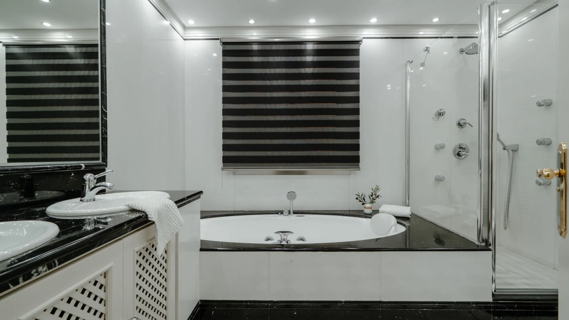 Comprar apartamento planta baja en Marbella - Puerto Banus