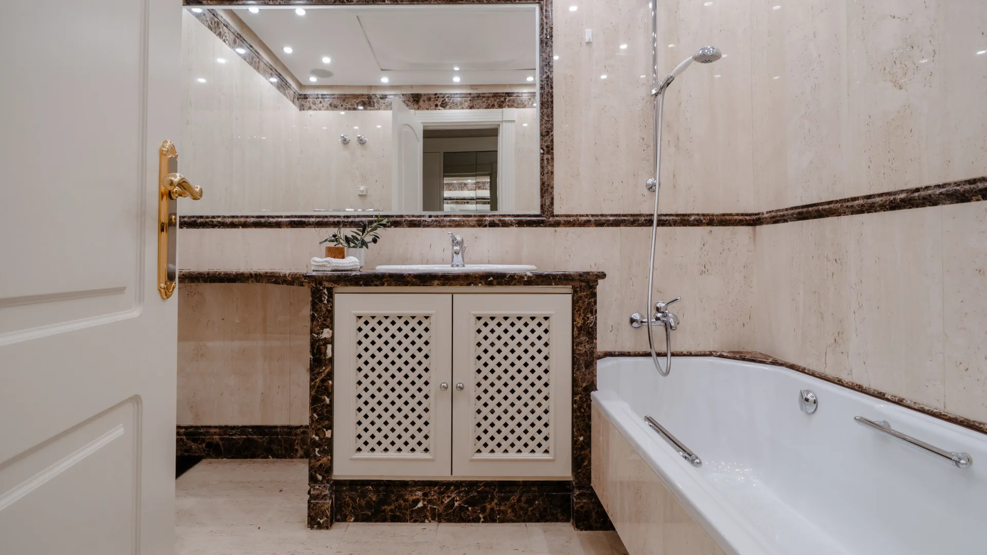 Comprar apartamento planta baja en Marbella - Puerto Banus