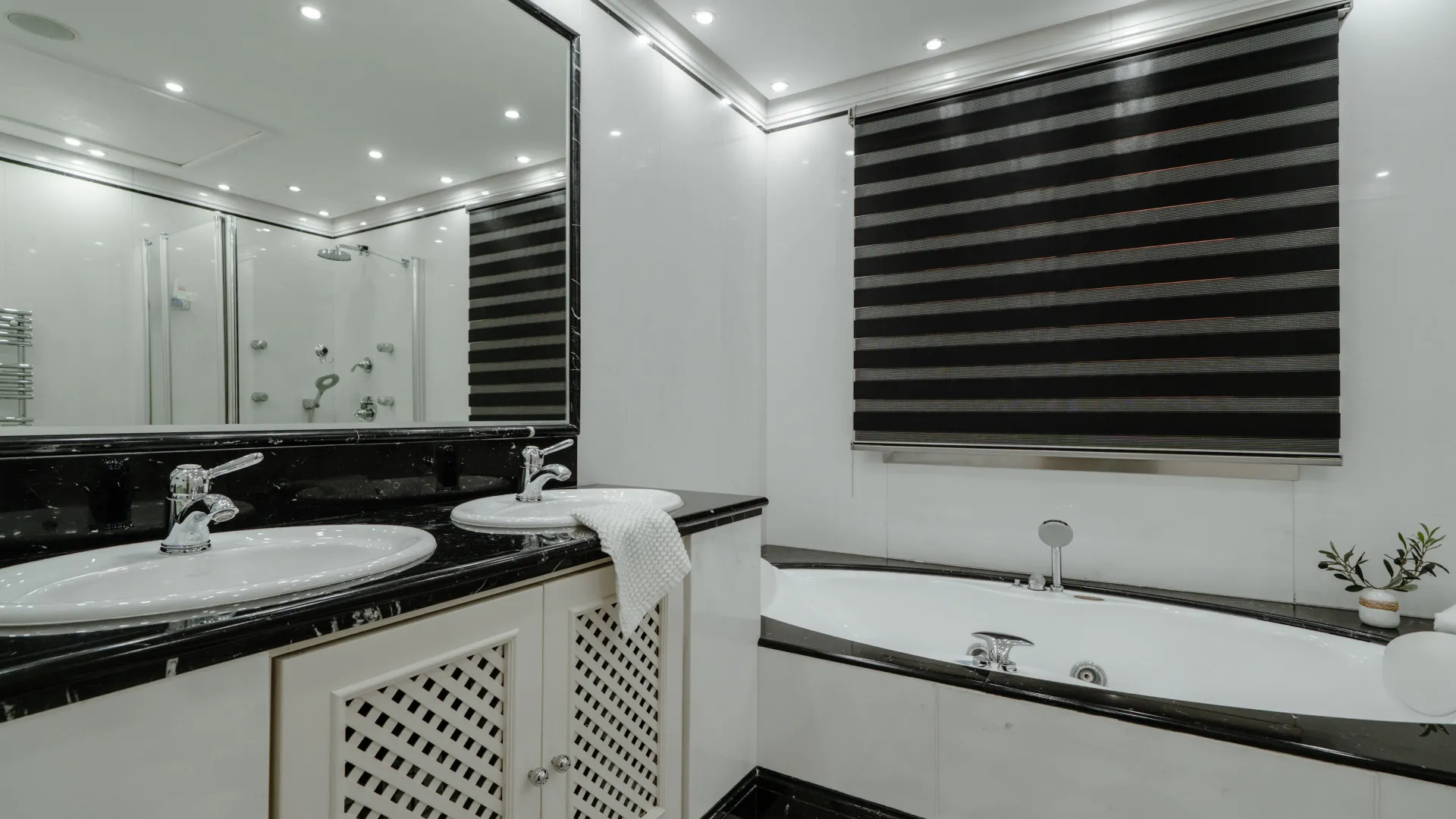 Comprar apartamento planta baja en Marbella - Puerto Banus