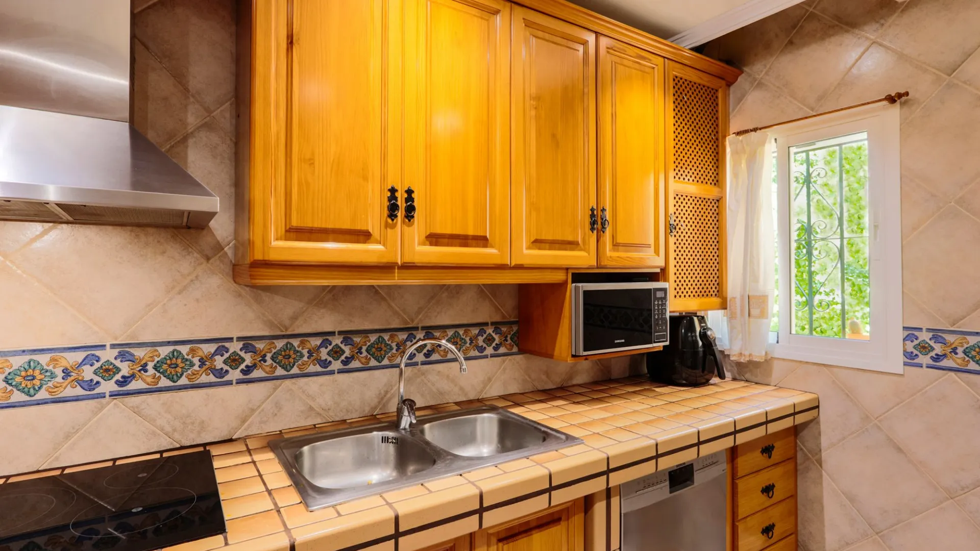 Sierrezuela, adosado de 3 dormitorios en venta