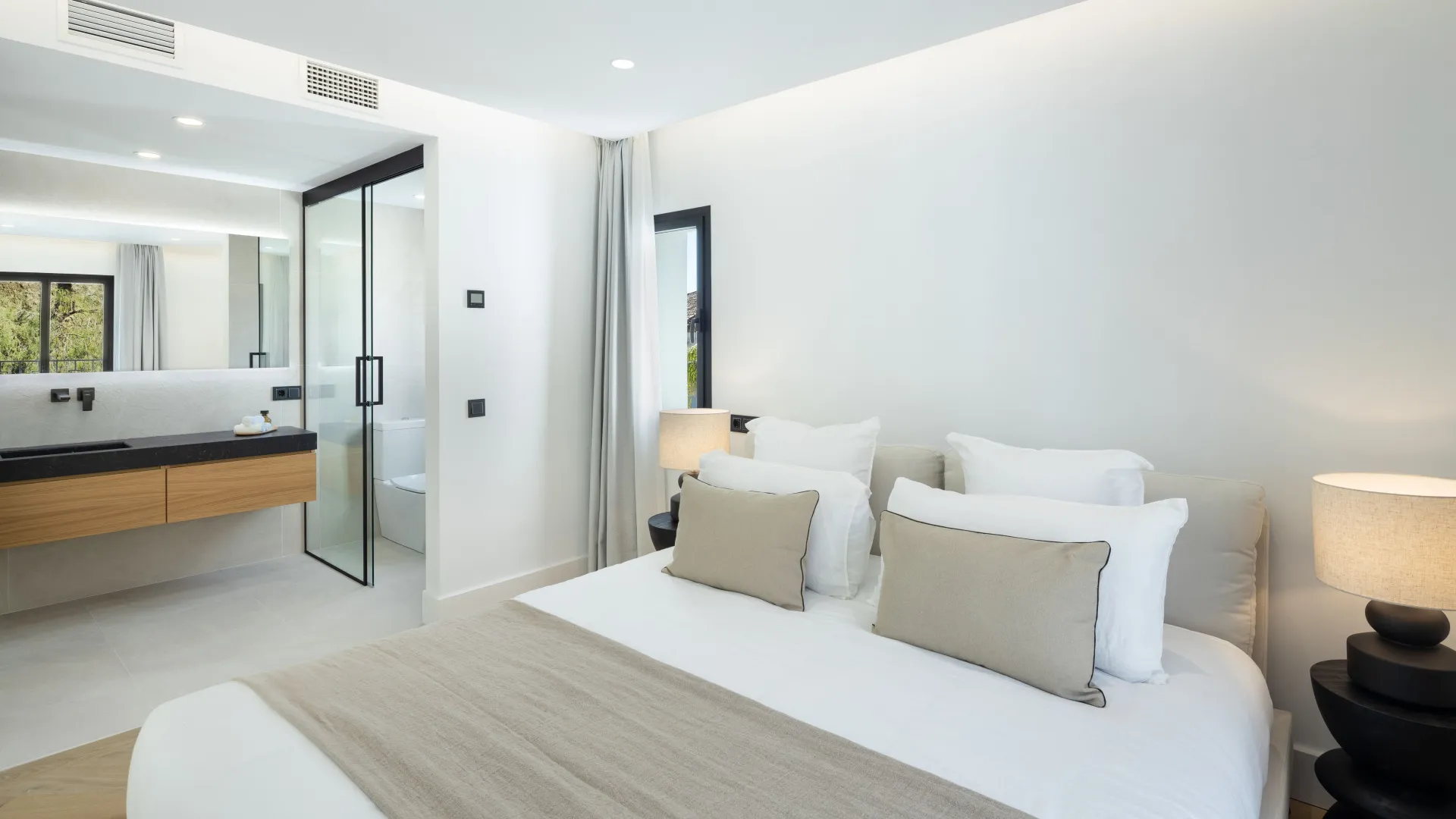 Villa en venta de 5 dormitorios en Benahavis Centro