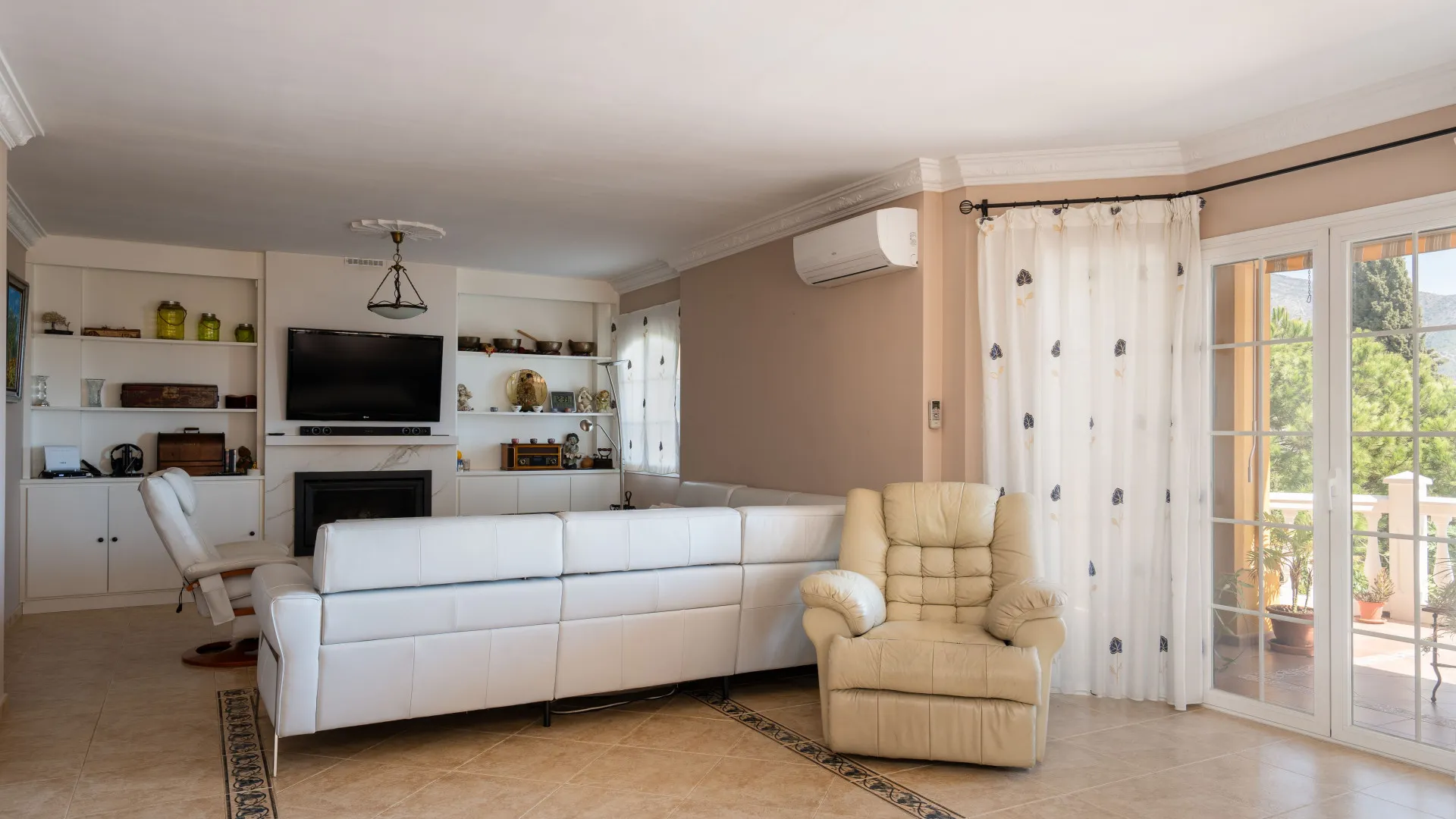 For sale villa in Campo Mijas with 5 bedrooms