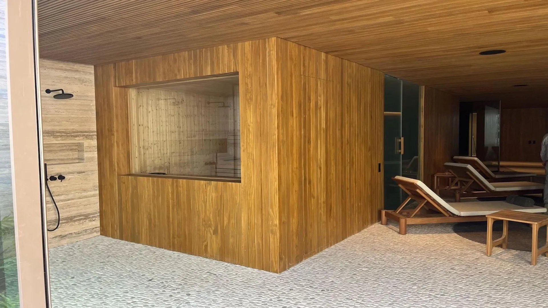 Villa for sale in Estepona West