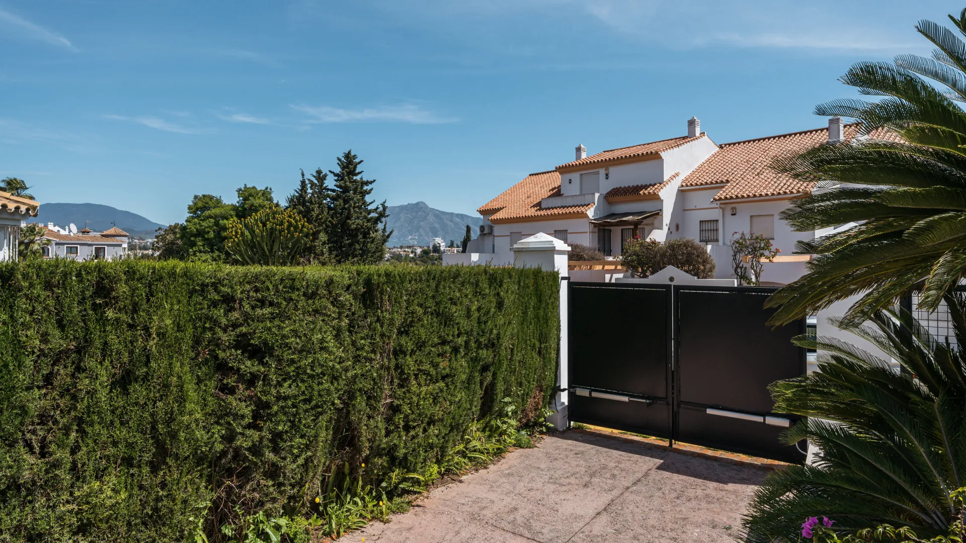 4 bedrooms Estepona villa for sale