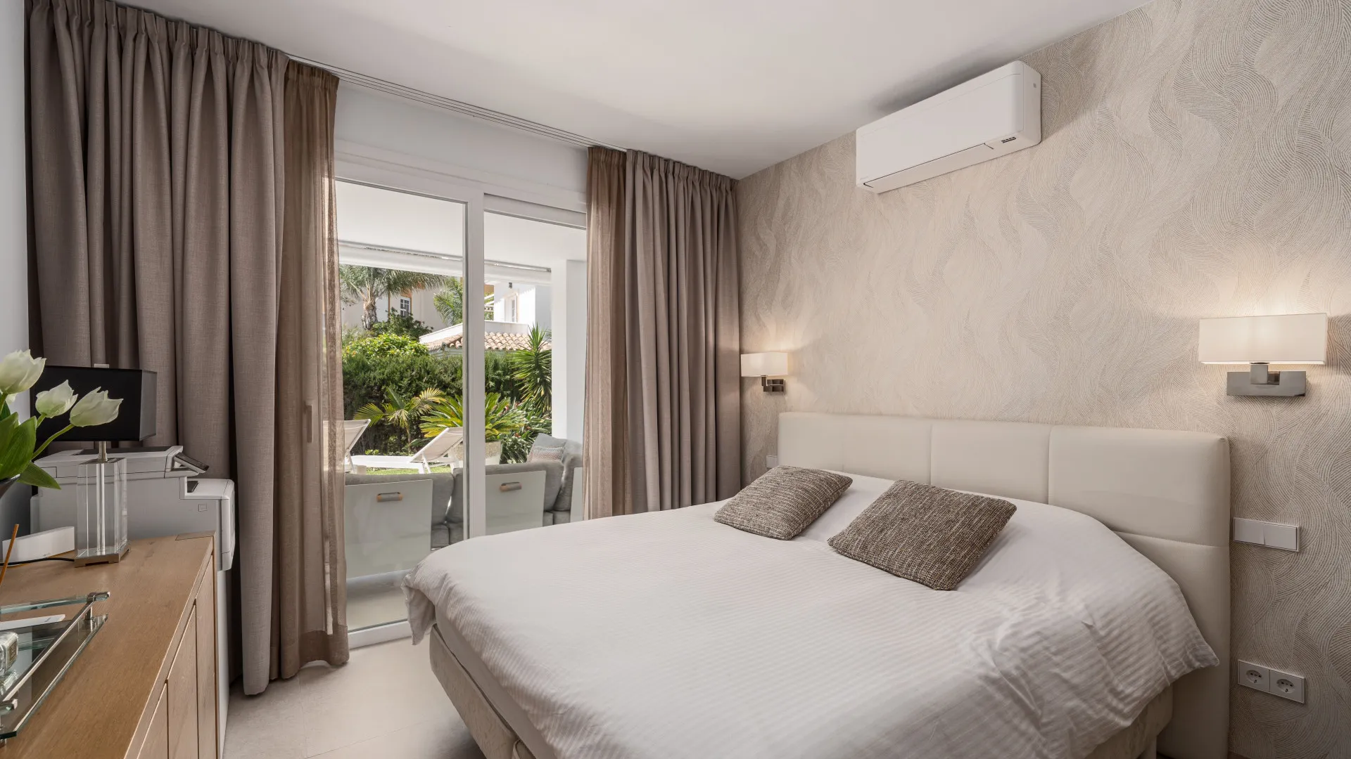 4 bedrooms Estepona villa for sale
