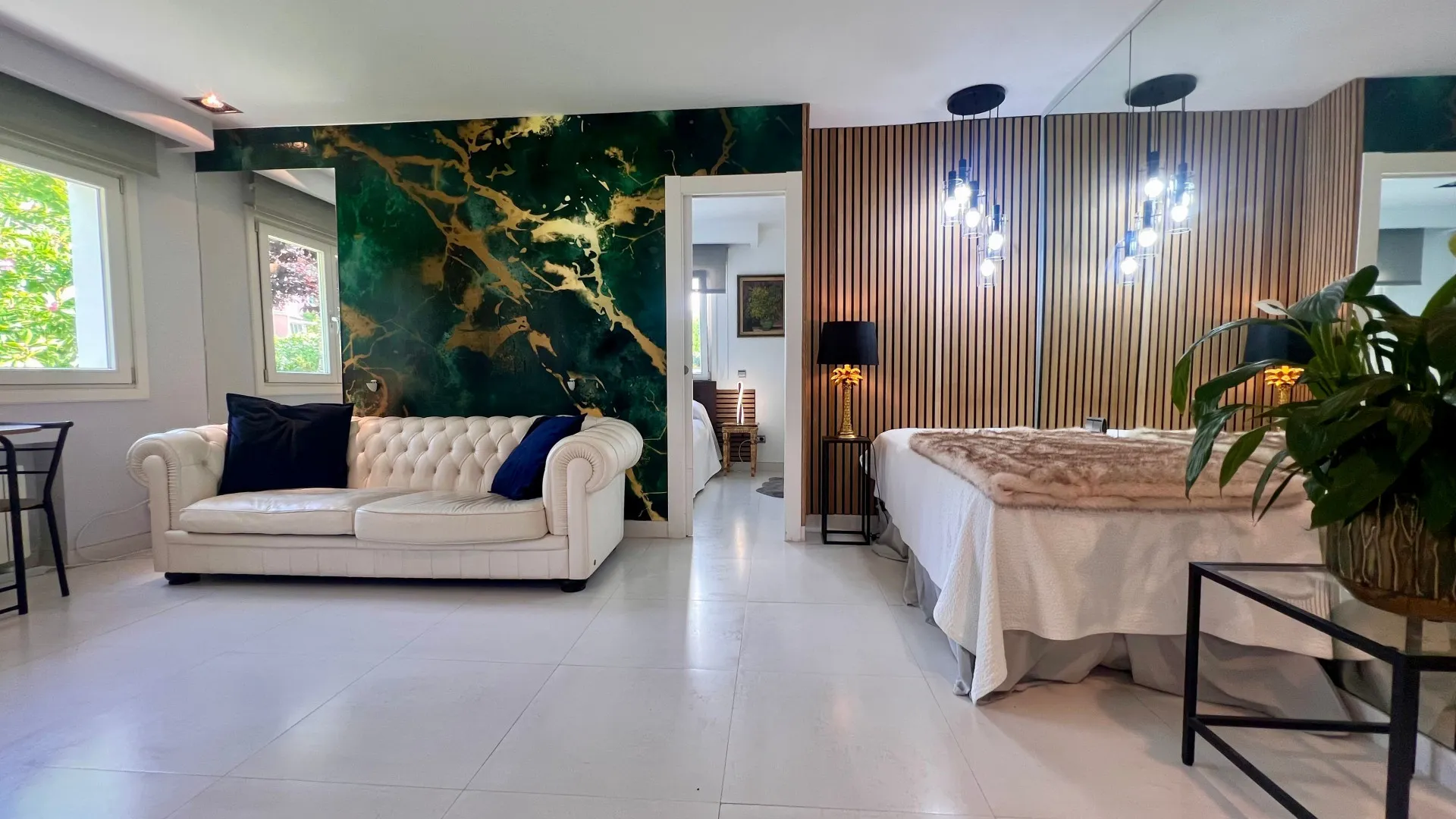 Buy villa in Sitio de Calahonda with 4 bedrooms