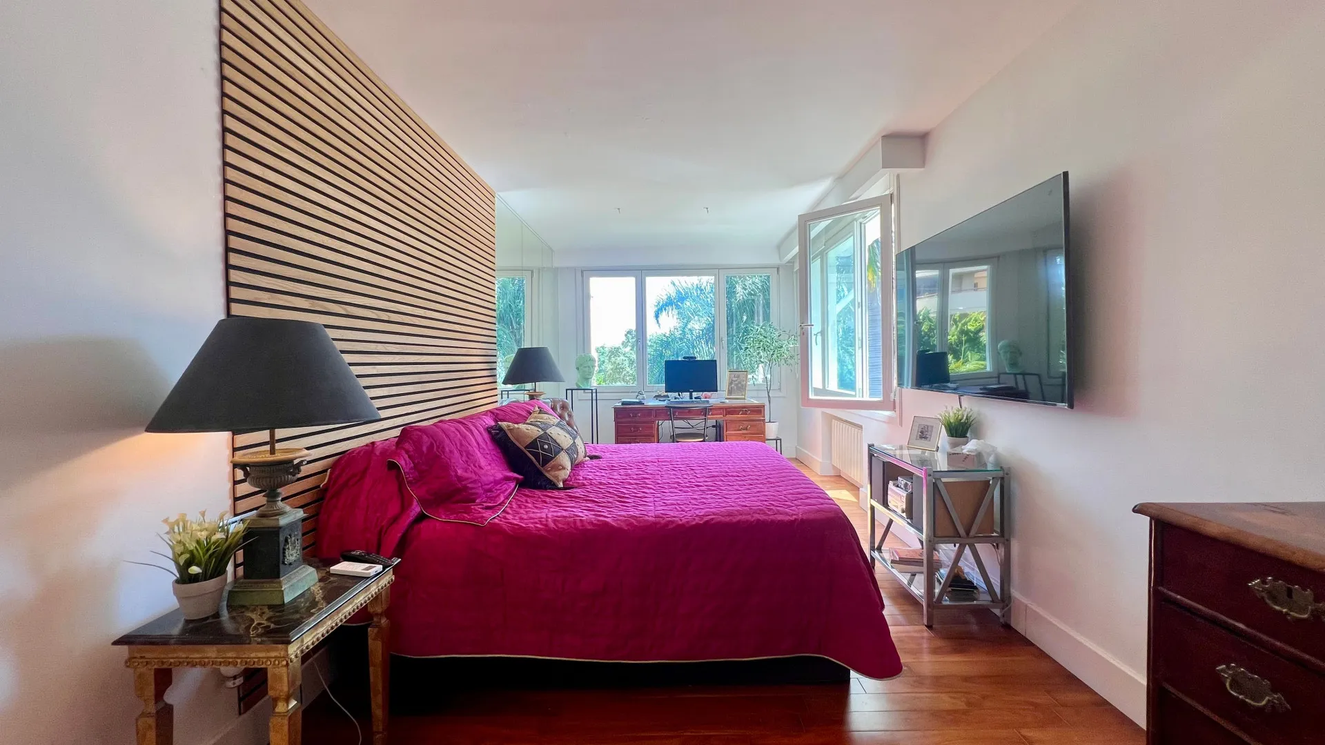 Buy villa in Sitio de Calahonda with 4 bedrooms