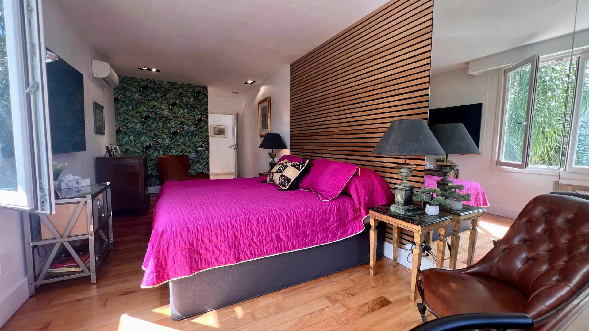 Buy villa in Sitio de Calahonda with 4 bedrooms