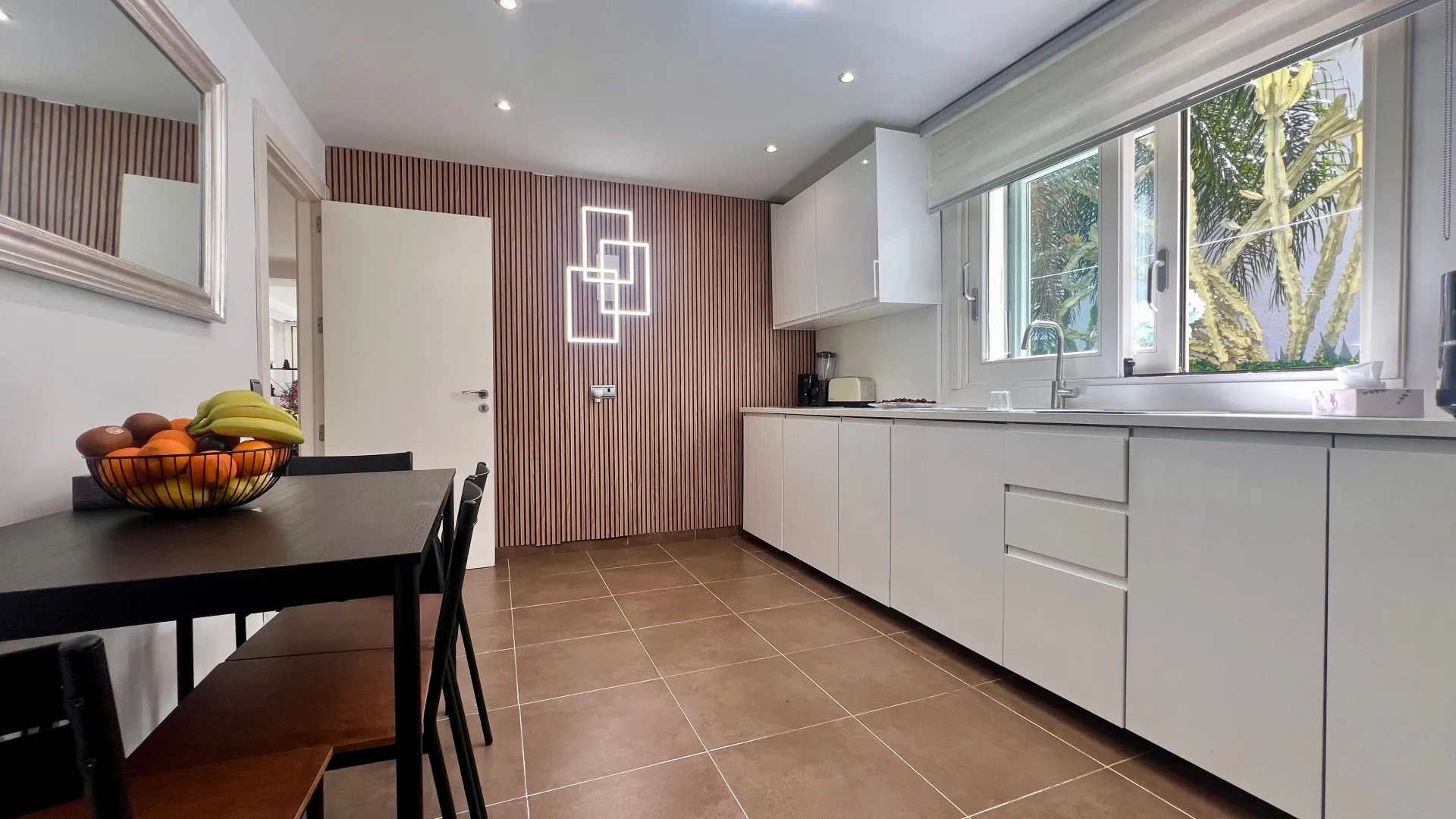 Buy villa in Sitio de Calahonda with 4 bedrooms