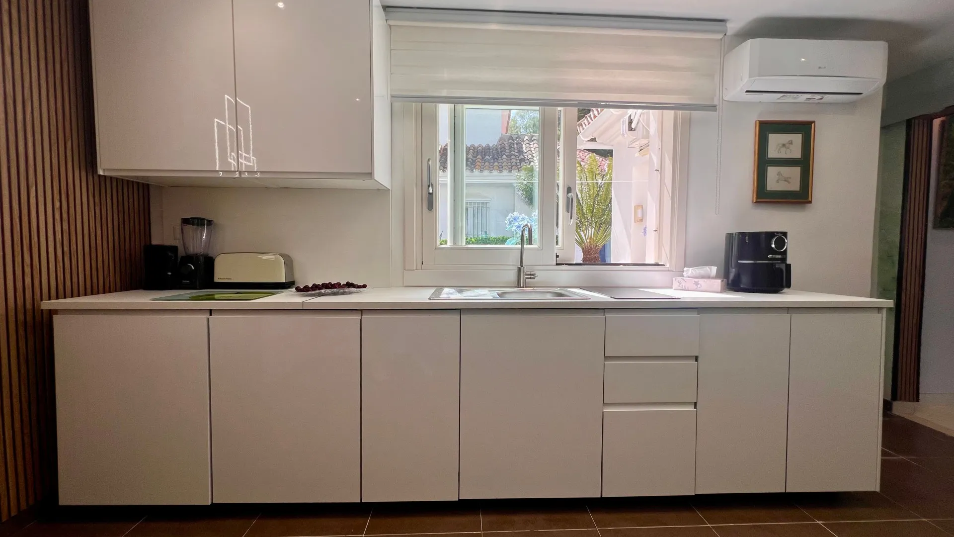 Buy villa in Sitio de Calahonda with 4 bedrooms