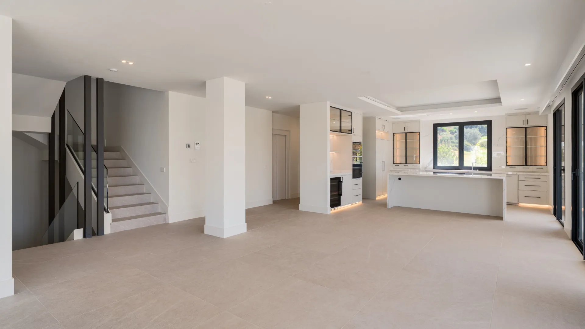 Casa en venta con 4 dormitorios en Estepona Este