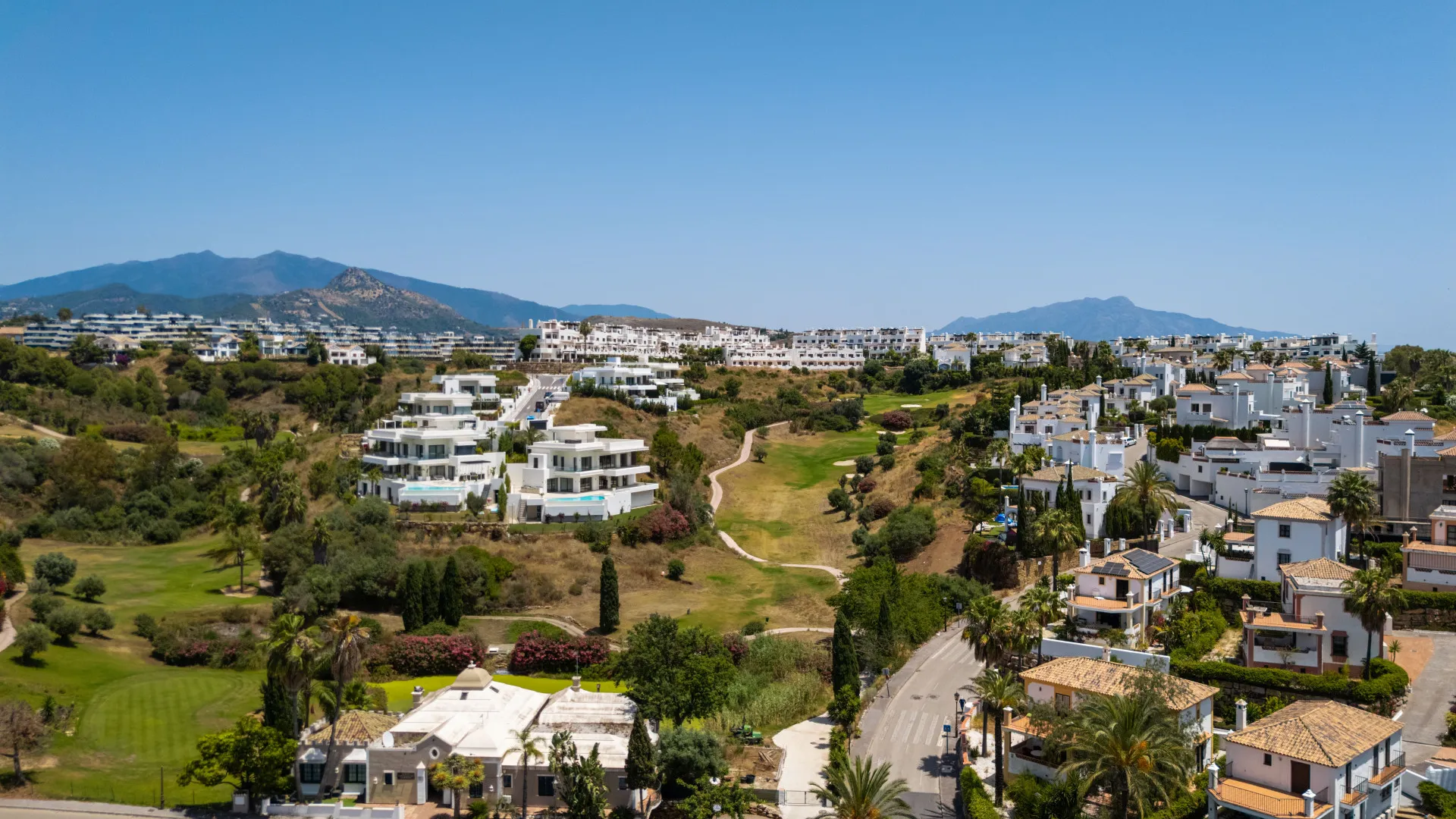 Casa en venta con 4 dormitorios en Estepona Este