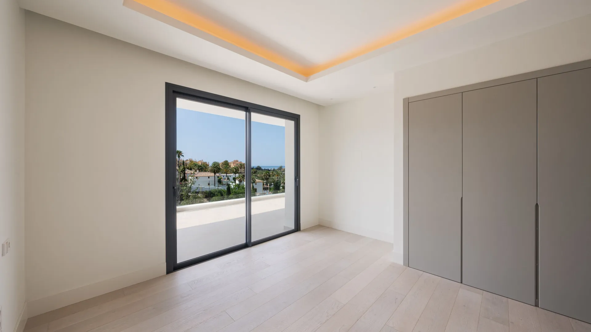 Casa en venta con 4 dormitorios en Estepona Este